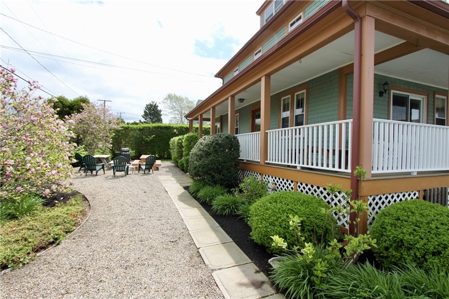 Mariner House, walk to First Beach gallery image 3