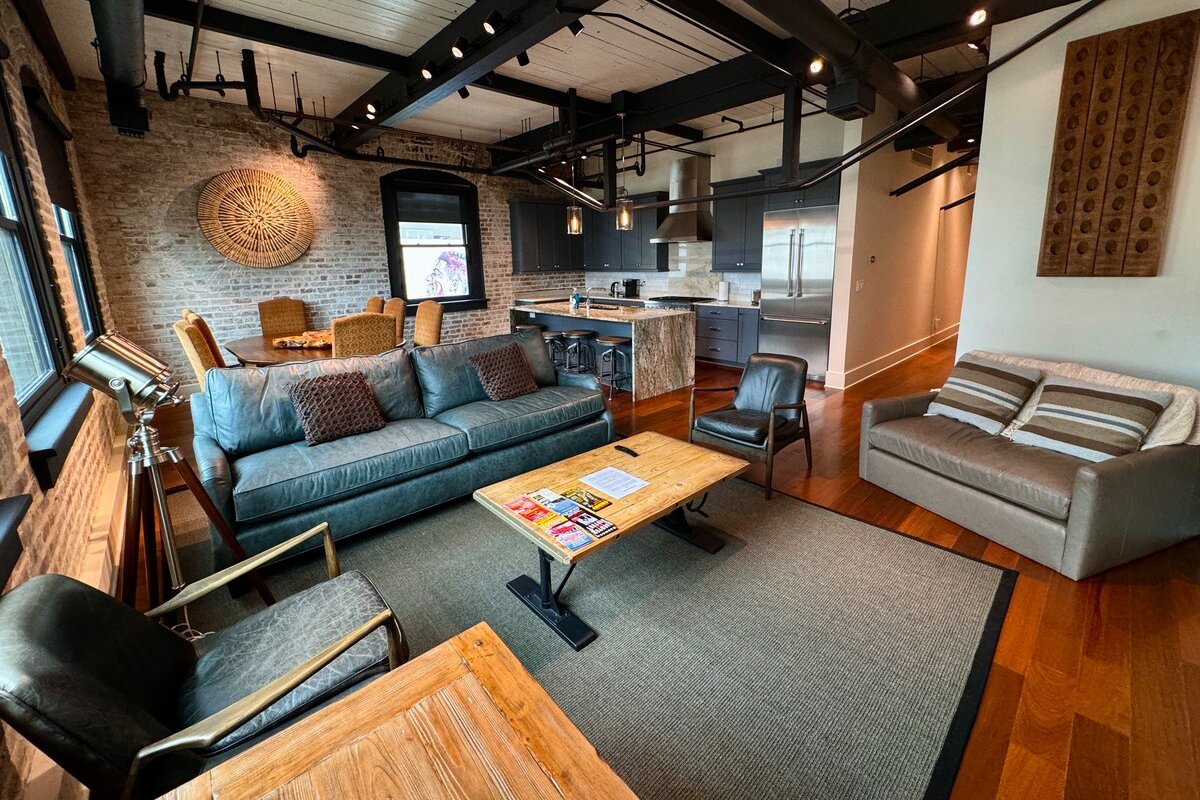 Luxury 3BD/3.5Bth-DOME-2500 SQFT-Pvt Elevator gallery image 5