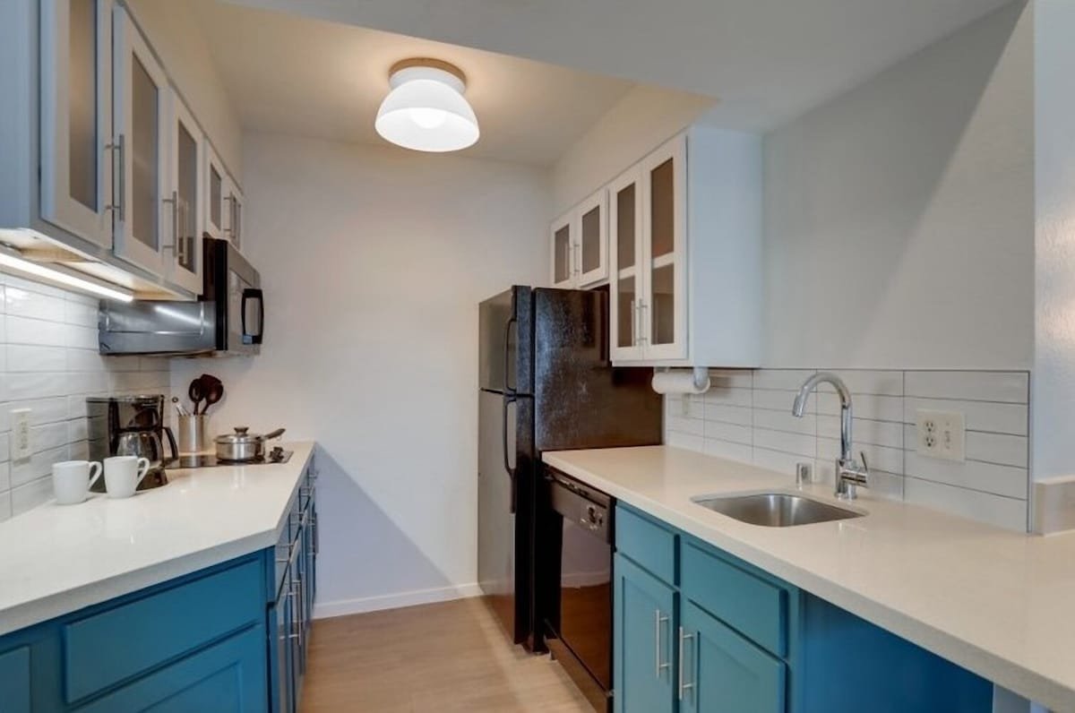 2BR Suite Close to Legoland Discovery! Onsite Pool gallery image 5