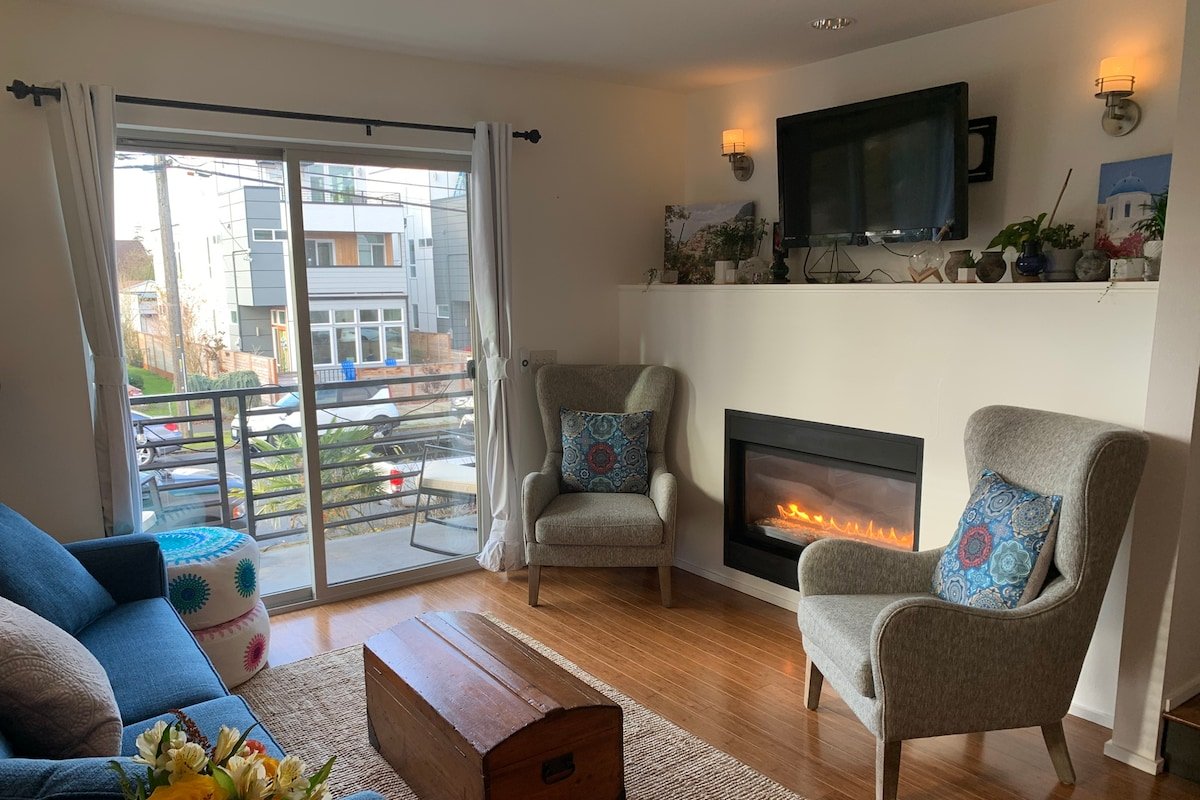 3 Bedroom with Hot Tub 1 min from Alki Beach gallery image 3