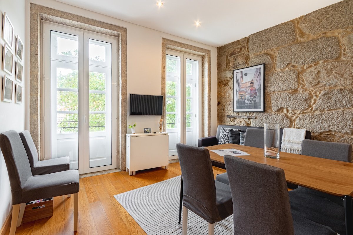 NorteSoul PaV – 2Bedroom w/Balcony & River View gallery image 4