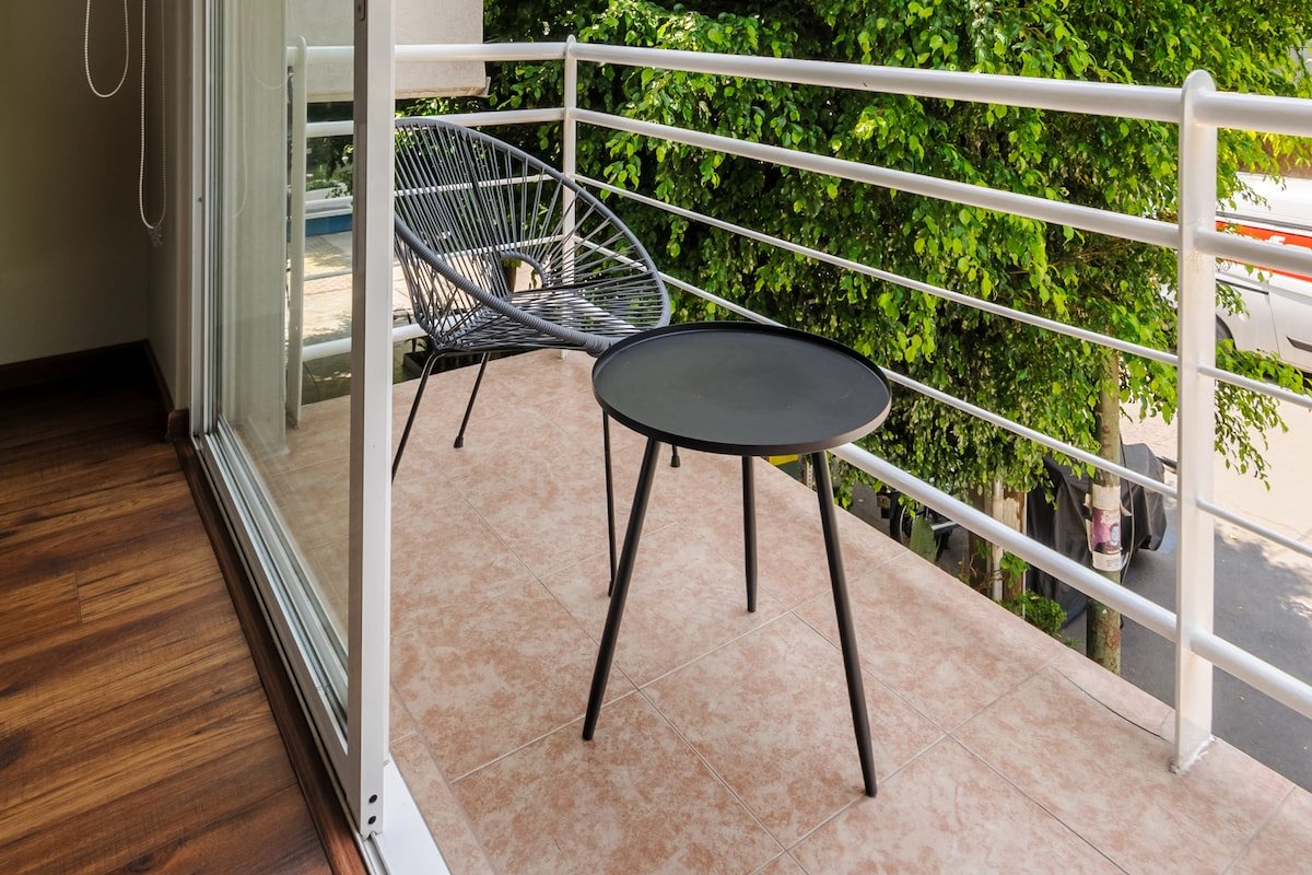 Condesa Hideaway 3BR Apartment w. Urban Flair gallery image 5