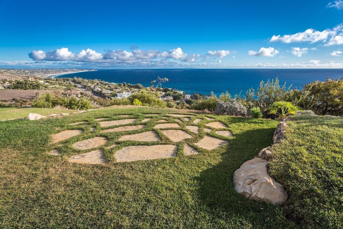 Malibu Ocean View Estate- 360° Amazing Views gallery image 2