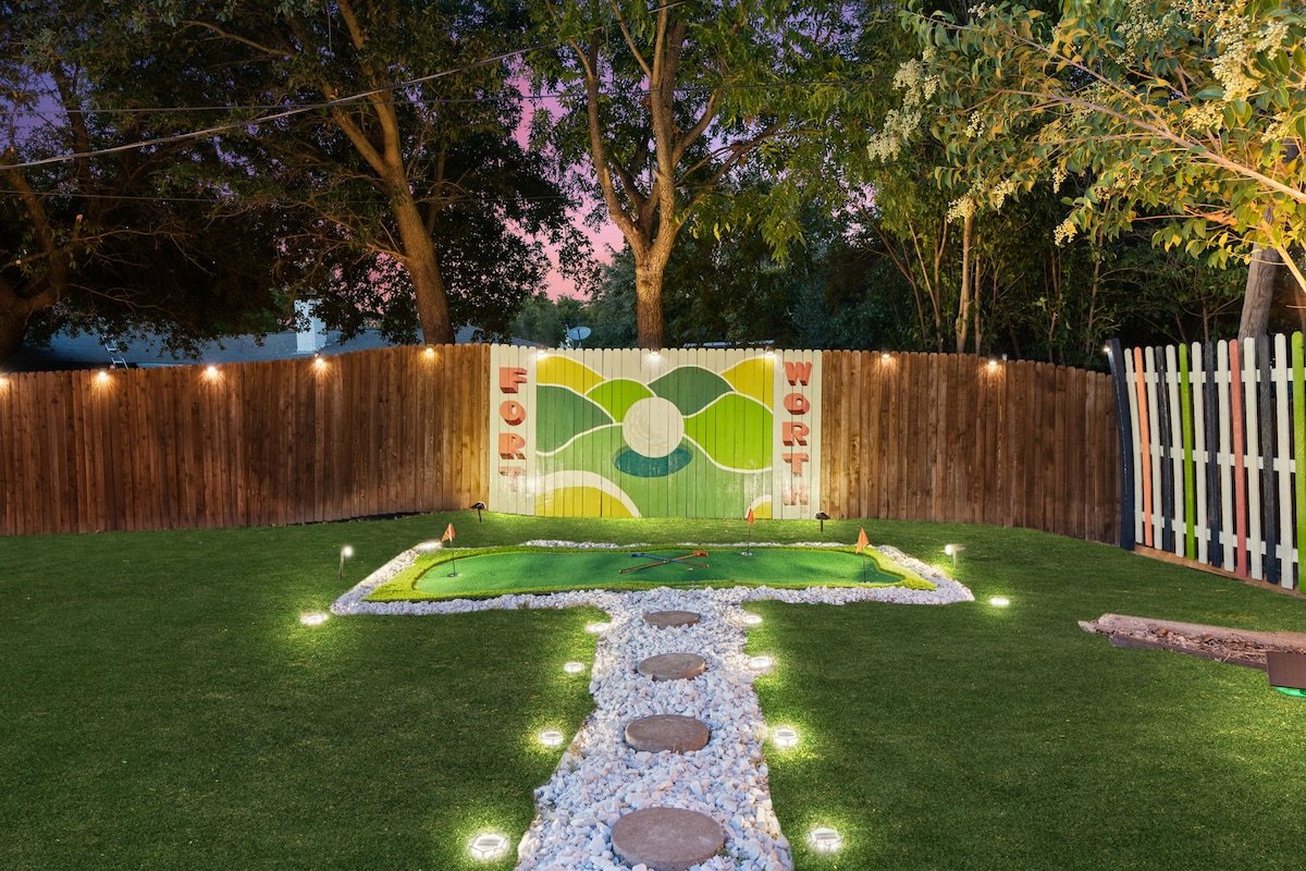 Iris – Playful Pool Home w/ Hot Tub By TCU gallery image 4