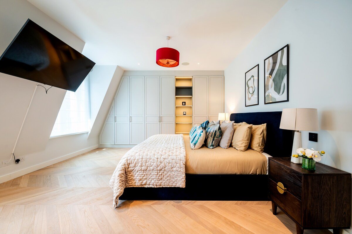 Quintessential Westend Top PH gallery image 5