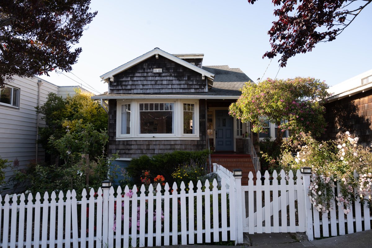 Spacious House & Garden for 8+ (Free Parking)