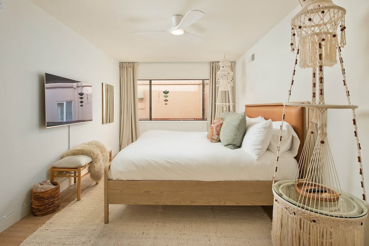 5 Bedroom Family Beach House*Ocean Views*Parking gallery image 5