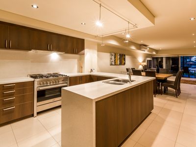 Dunsborough 4 bed 3.5 bathroom Resort Apartment