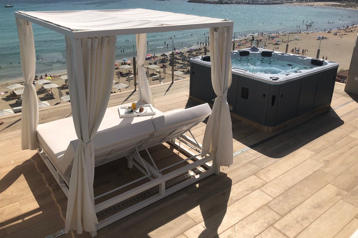 Suite Atico Premium 1ª linea de la playa gallery image 3