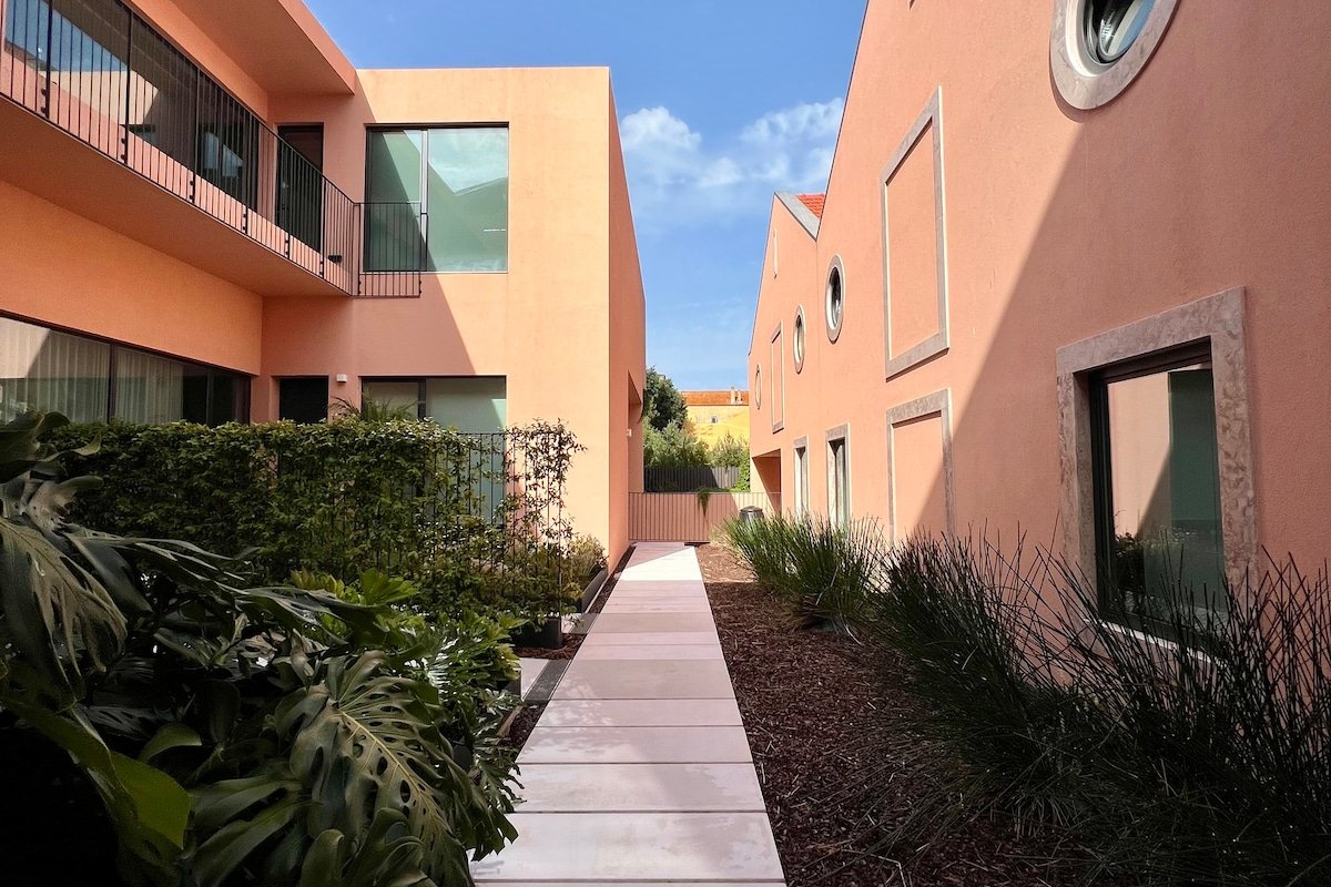 Contemporary Restelo Apartment gallery image 4