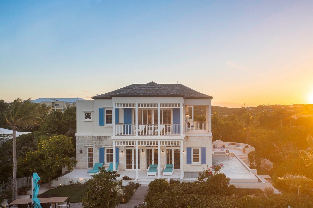 Villa Azzurra – 6 Bedroom Grace Bay Retreat gallery image 5