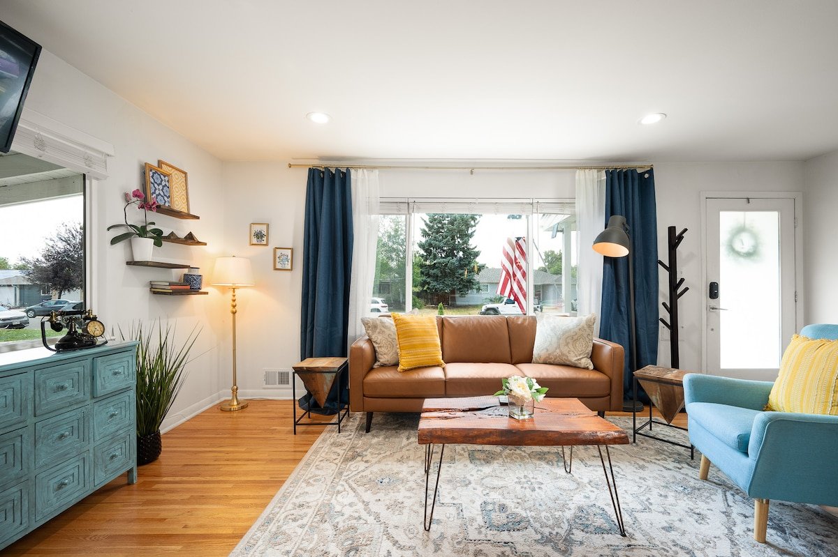 Luxury 3b/3b Hot tub, Sauna, Home Gym, Fenced yard gallery image 3