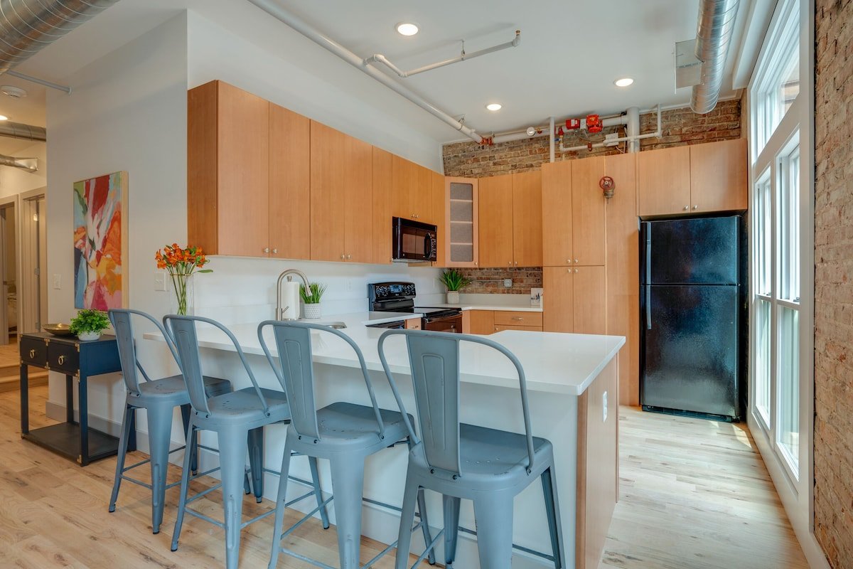 Majestic Lofts #201 – In The Heart of Downtown! gallery image 5