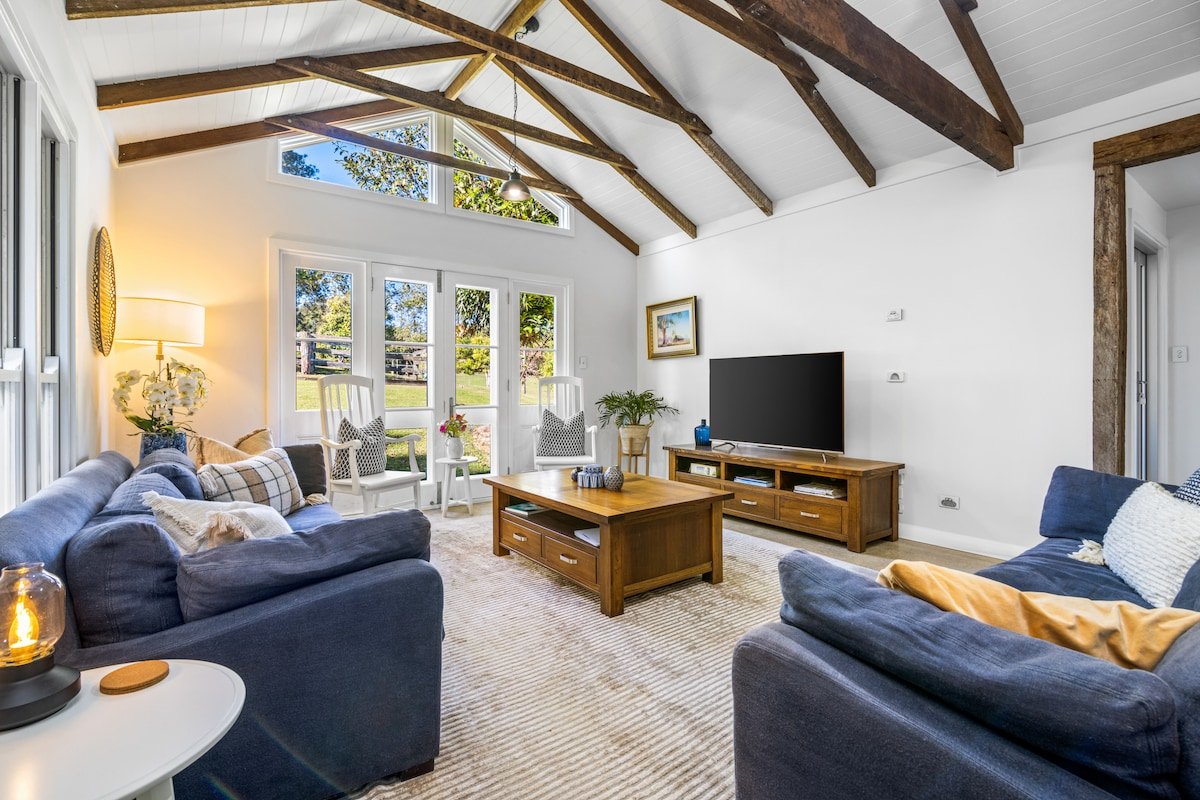 The Dairy: 5 bed/4 bath on picturesque farm gallery image 3