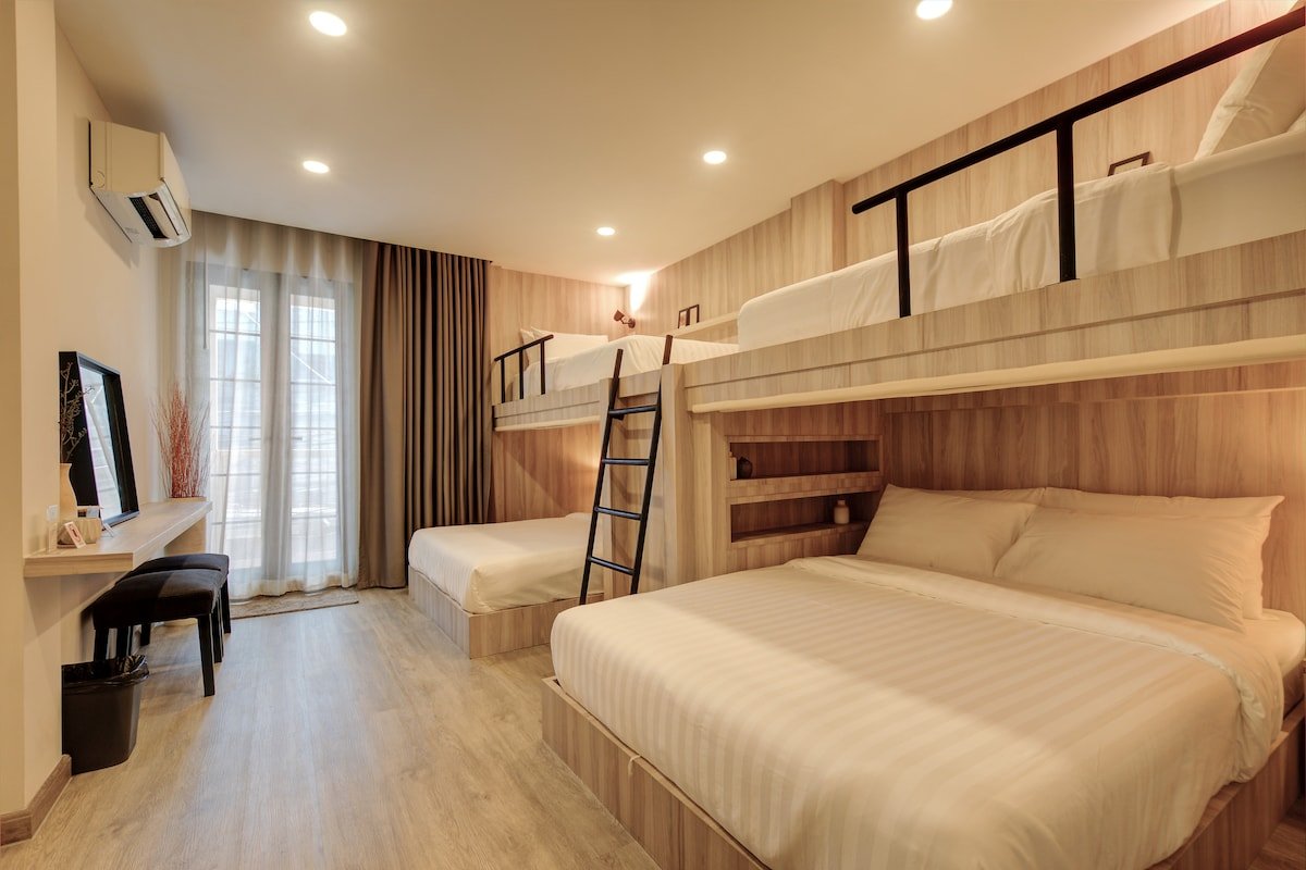 Private 6 min walk BTS ,7-11 Near by,Street food gallery image 2