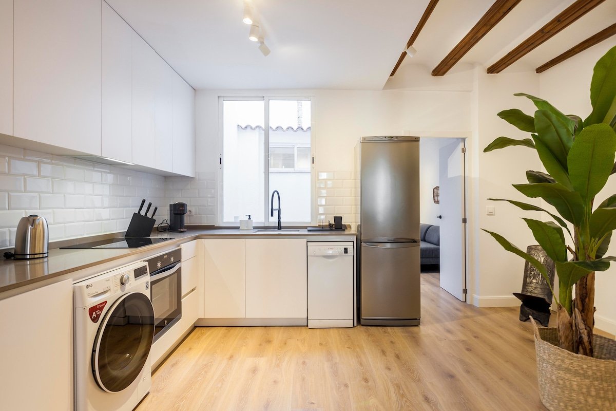 BEAUTIFUL PENTHOUSE WITH TERRACE IN THE OLD TOWN gallery image 4