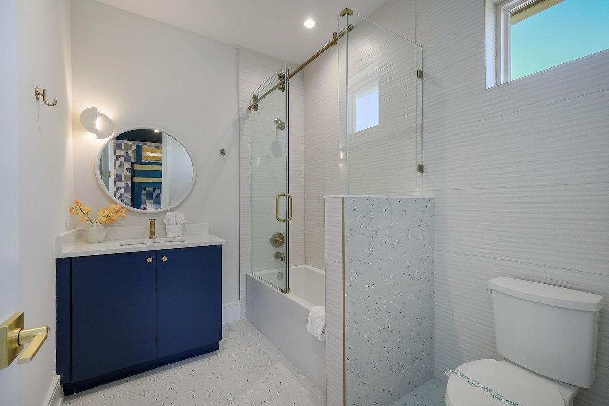 Luxury Home! Pool with Spa, Waterslide- Big Kahuna gallery image 4