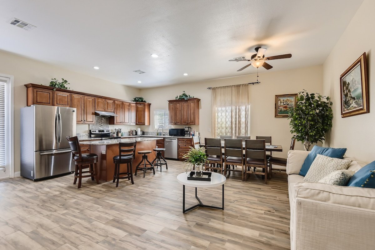 Luxury Villa & 2 Casita *Pool * View Close strip gallery image 5