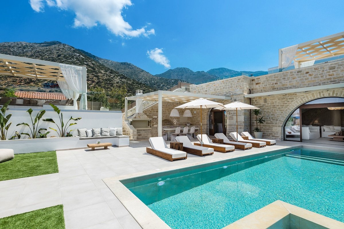 Villa Moana – Beachfront Coastal Dreams by Etouri gallery image 5