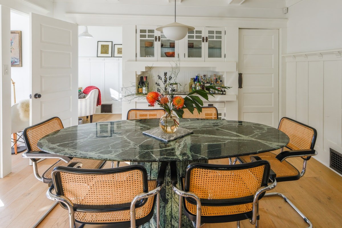 Spacious Designer Silver Lake 3/2 Craftsman Home gallery image 3