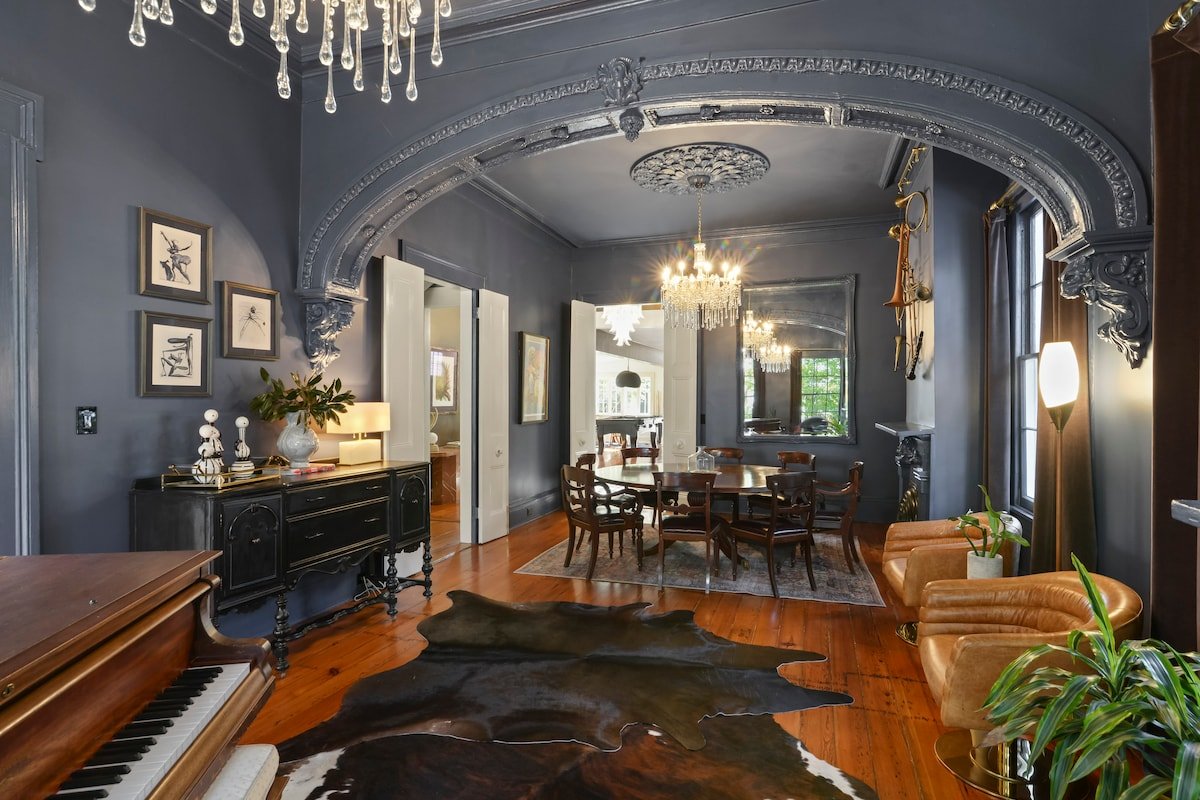 Oasis steps from Magazine Street gallery image 2