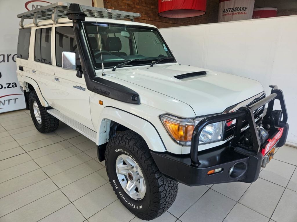 TOYOTA LANDCRUISER 76 4.5D V8  for Sale in South Africa