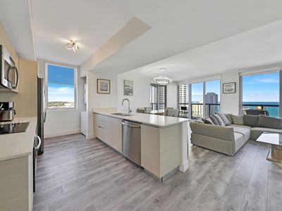 3/3 BDR 20 FL BEACHWALK RESORT WITH BEACH SERVICE