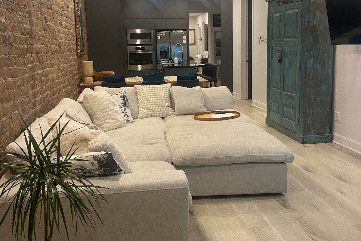 Sud West Modern Montreal Apartment gallery image 4