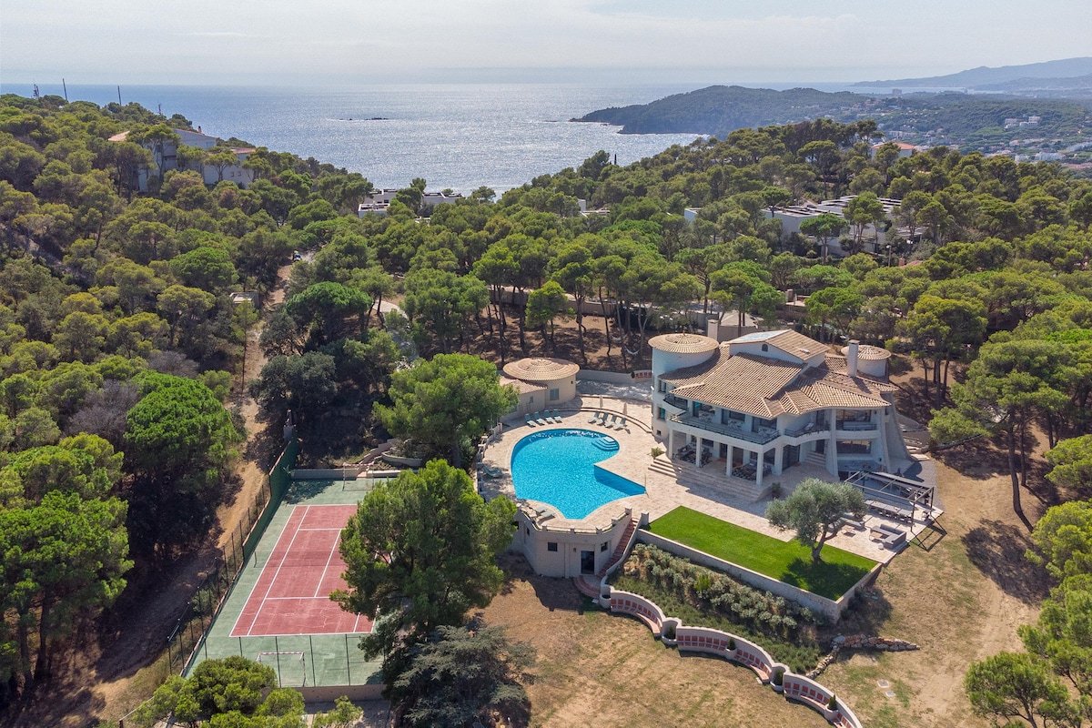 sa guarda – luxury villa with a large 210m2 swimmi