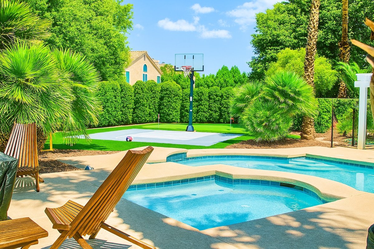 Insta-Worthy Oasis, Strip View, BBall, Heated Pool gallery image 2