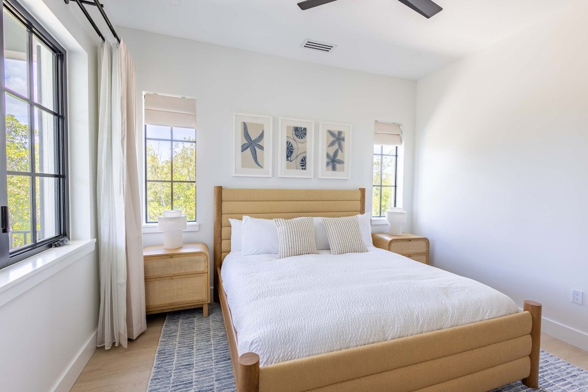 The Starboard House at Solaire Lunara Bay gallery image 3