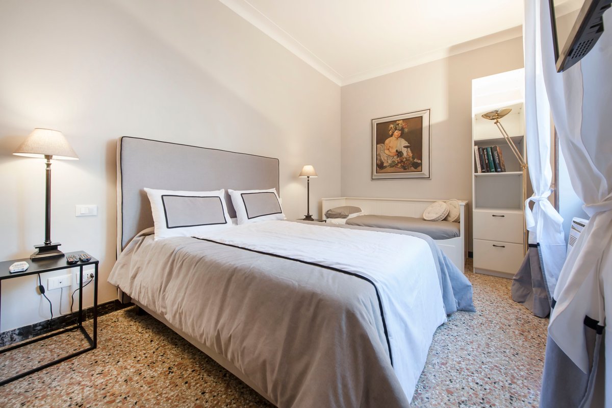 Authentic TrastevereApartment sleeps 6 2 bathroom