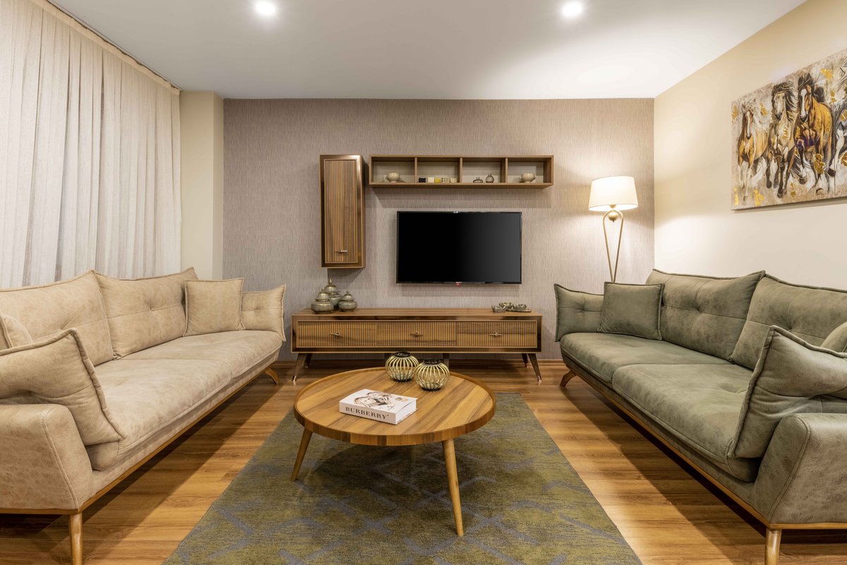 Deluxe Two Bedroom Apartment with Garden