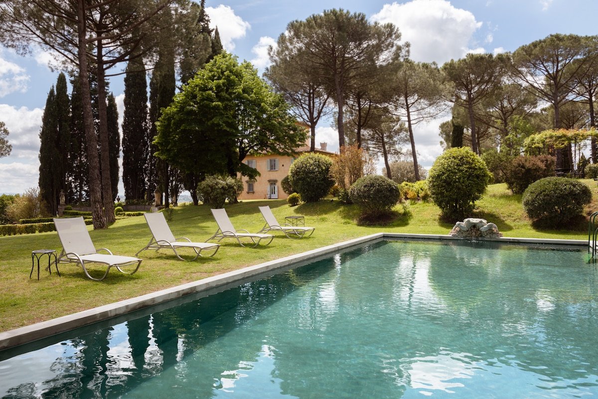 Leila gallery image 2