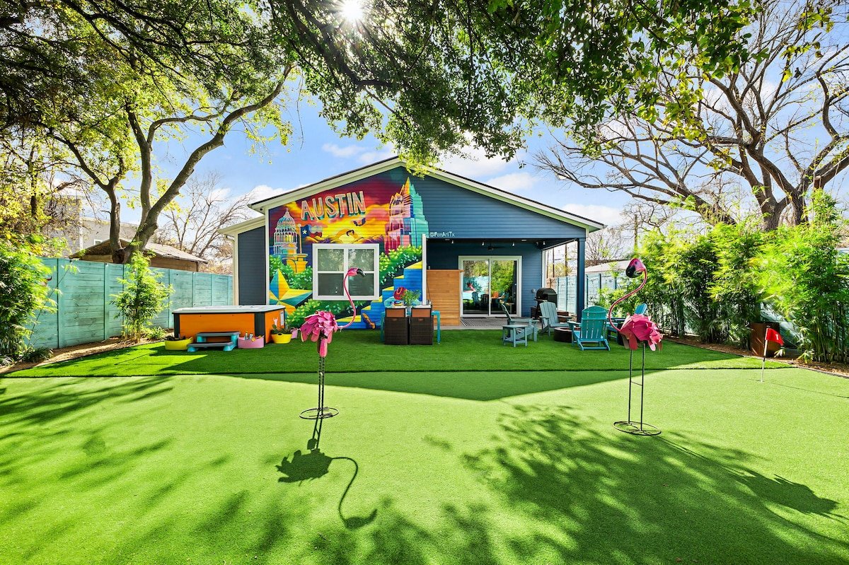 Cowboy Pool, Hot Tub & Sauna Retreat gallery image 2