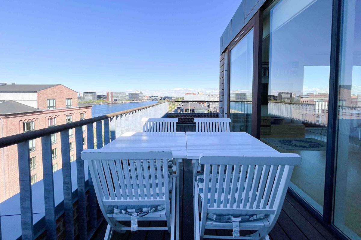 Lovely two bedroom flat with p@noramic views/ gallery image 5