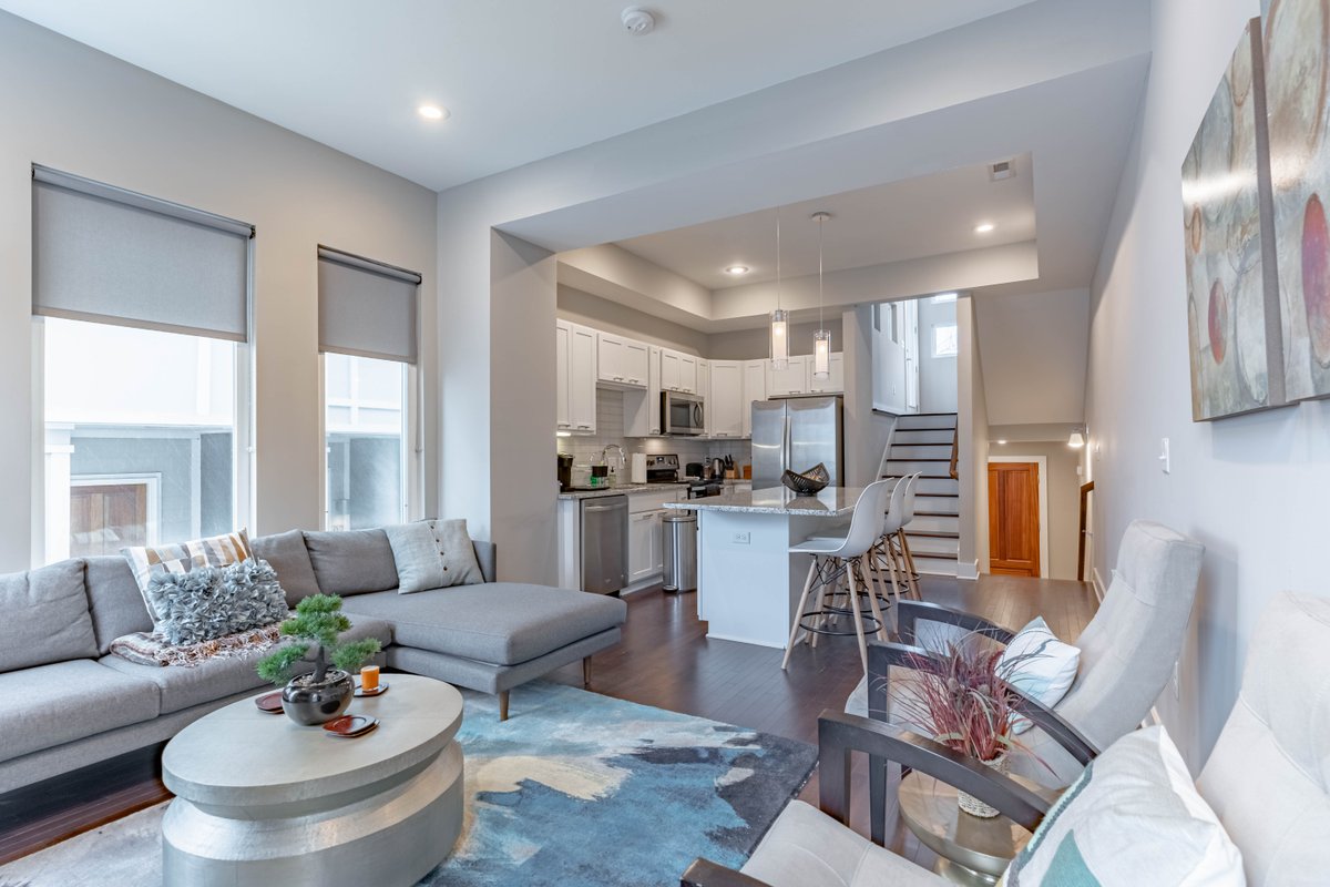 The Champagne Side-by-Side Bachelorette Nashville🥂