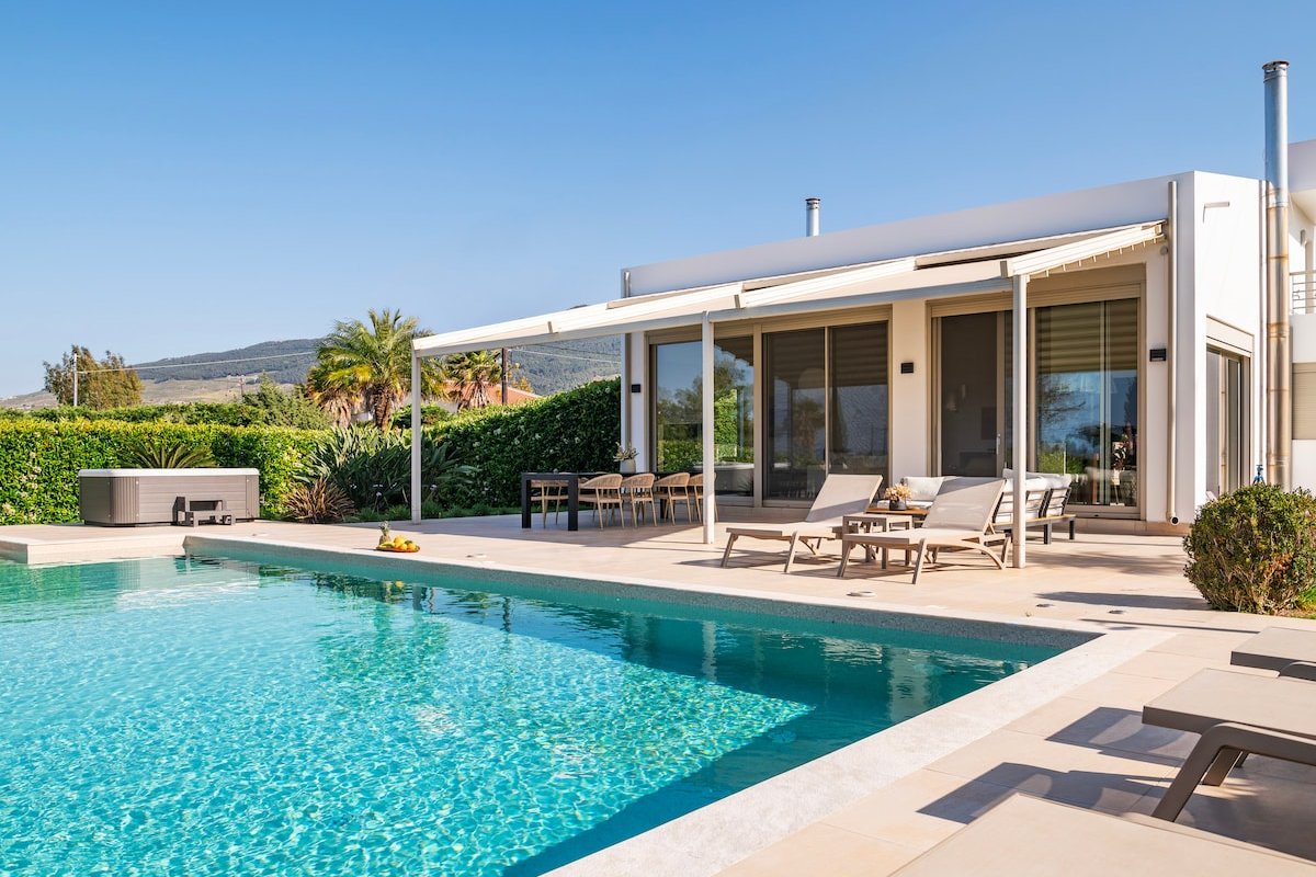 Phillyrėa Luxury Villas•Superior Dåphne 4 bedrooms gallery image 2