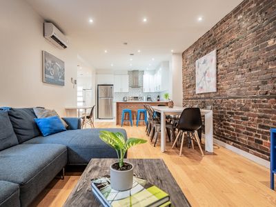 Vibrant Le Plateau Escape for Groups Near Metro