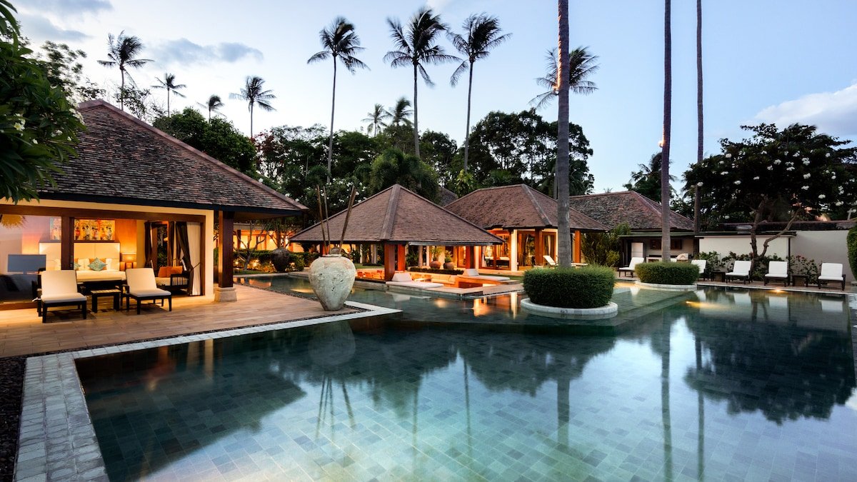 Ban Mekkala: Full Service, Beachfront, Pool