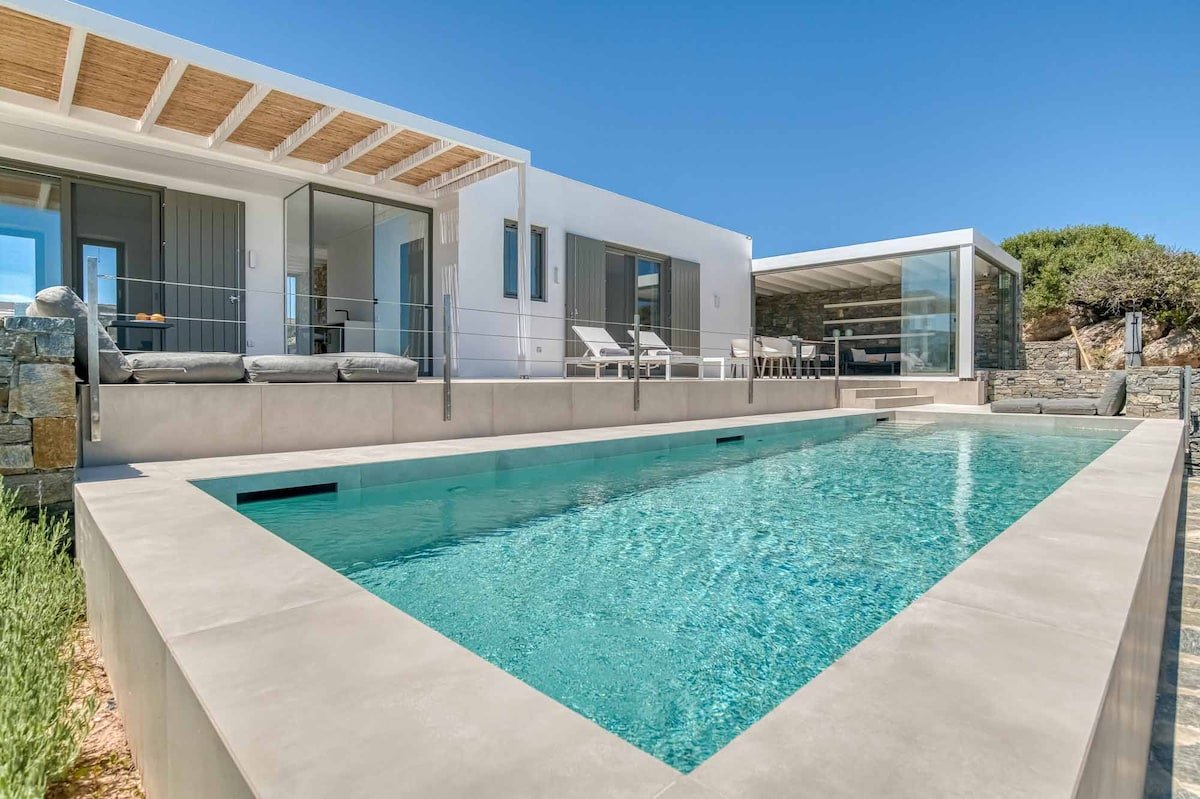 Cocomo 3+4 | Two suites w. Private Pool & Sea View gallery image 2