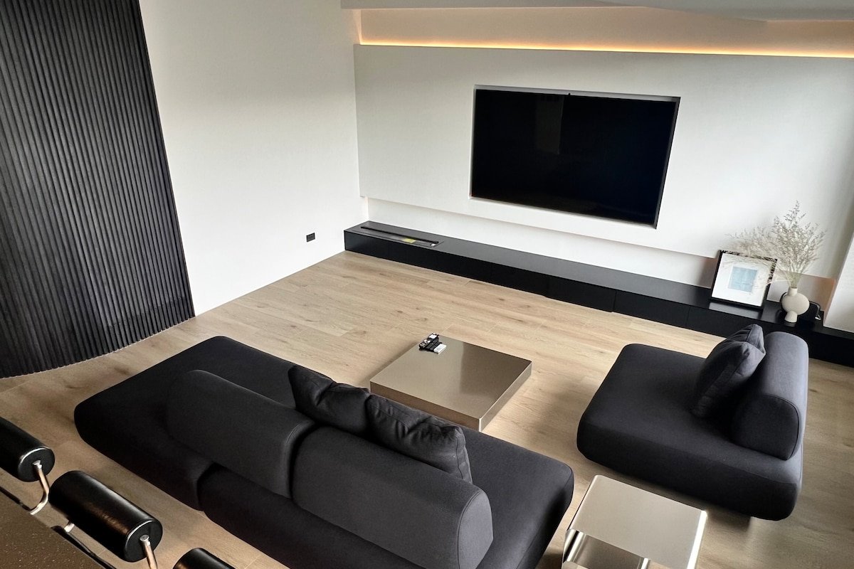 Newly Renovated｜101 View｜2BR｜3-min to MRT gallery image 3