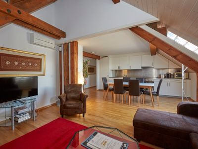 Geneva Center, 3 bedroom 2 bath apt, Full AC