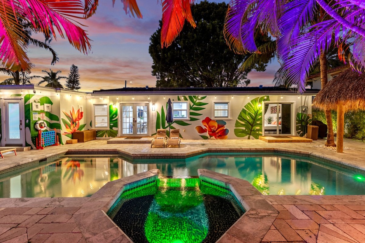 Sunny Retreat | Hot tub/heated pool | 5 min to bch gallery image 2