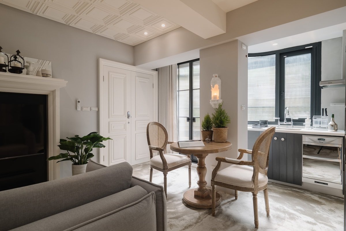 Apt E. Welcome to long Stay. gallery image 5