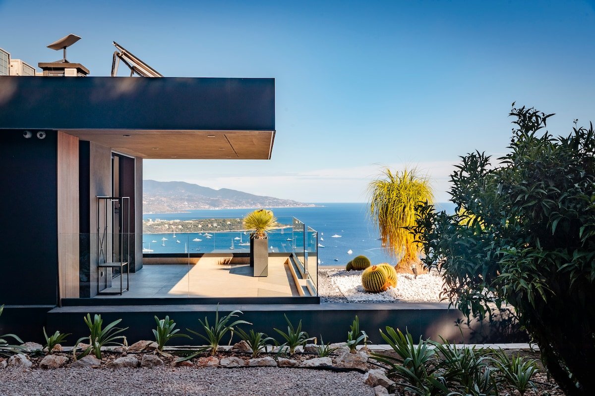 Luxury Villa Elle – Pool, Jacuzzi and Monaco view