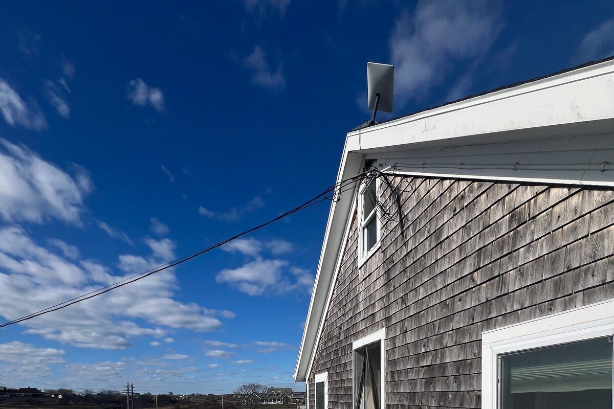 The Tides Upper Apt. gallery image 3