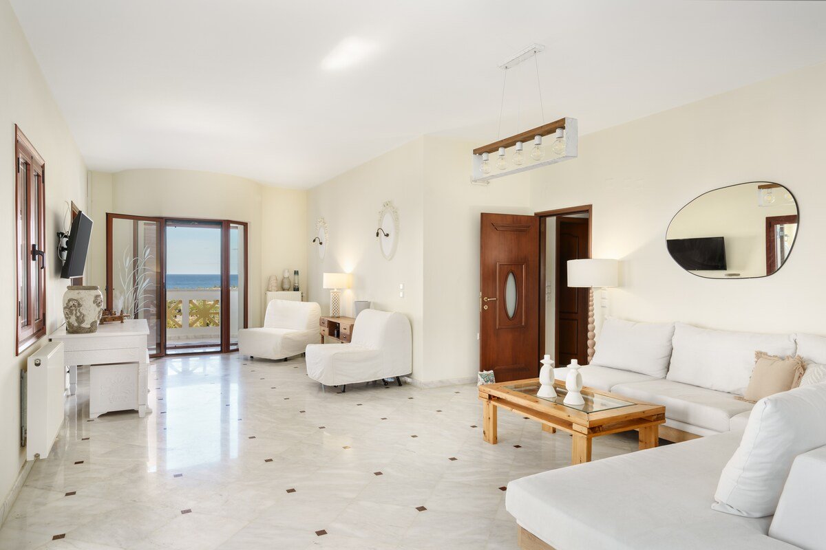 Seaview Villa w/Private Pool, BBQ 1,5km from beach gallery image 4