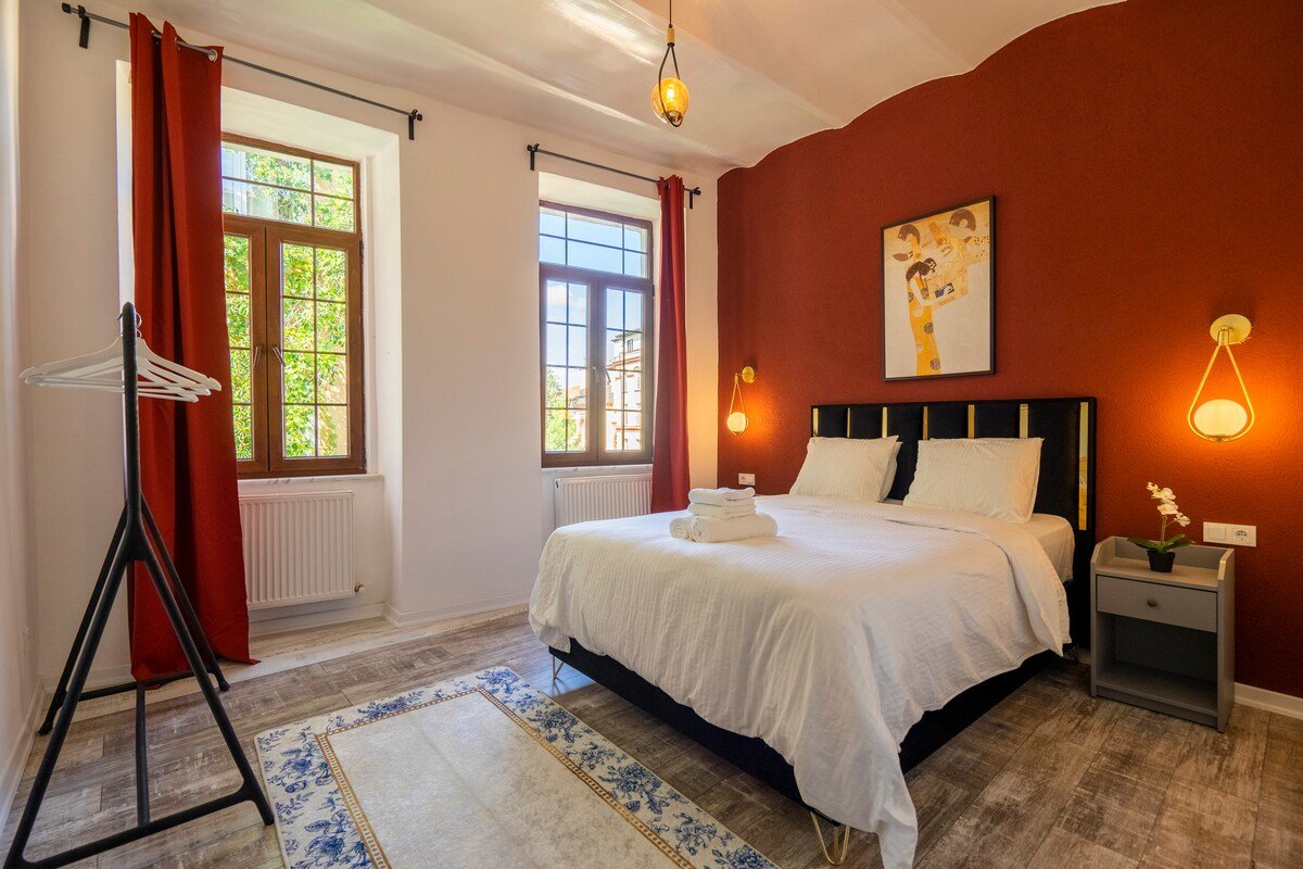 6 Bedrooms/2 Mins to Galata Tower/Exclusive Duplex gallery image 5