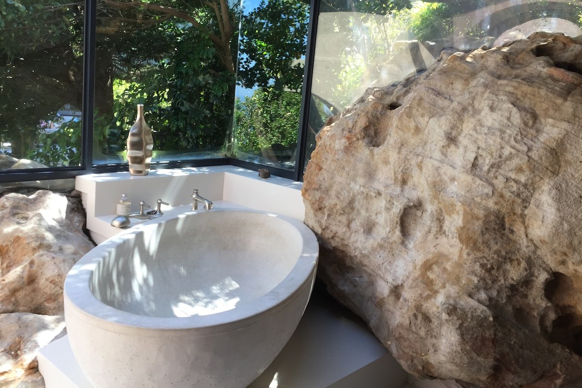 CampsBayDreamVilla: pool, jacuzzi, Gym, sea views gallery image 4